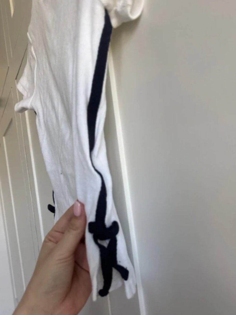 Zara white & navy baby tee with slit & bow detail 🎀 - Picture 2 of 5